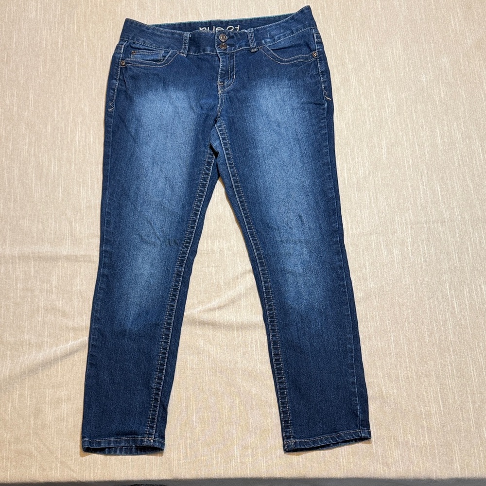 Rue21 Women's Dark Blue Mid Rise Skinny Jeans